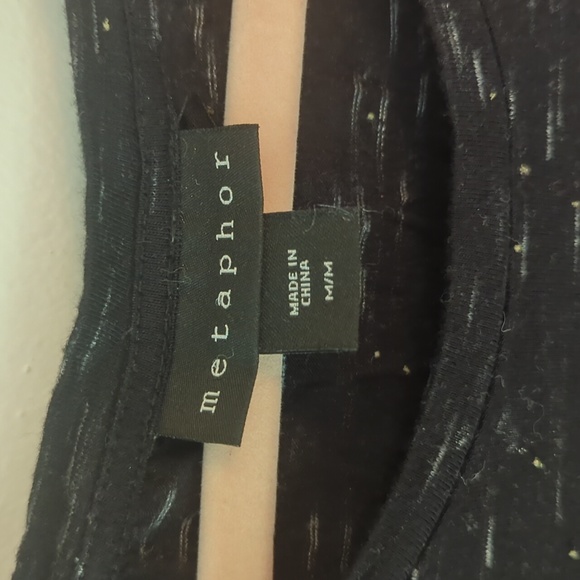 Metaphor stretchy cap sleeve tee Medium - Picture 3 of 6